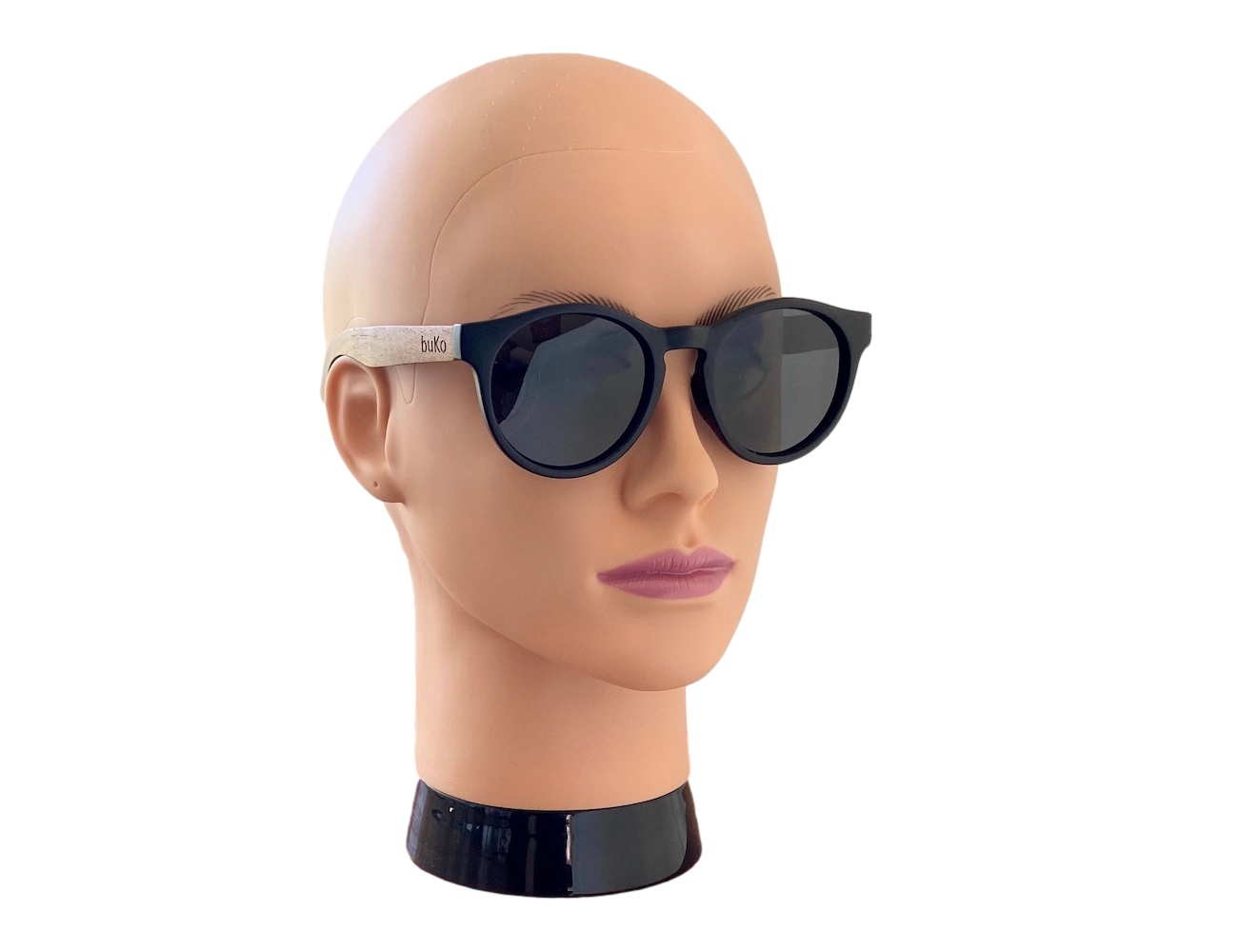 rendezvous wooden sunglasses on female model