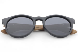 Rendezvous wooden sunglasses folded
