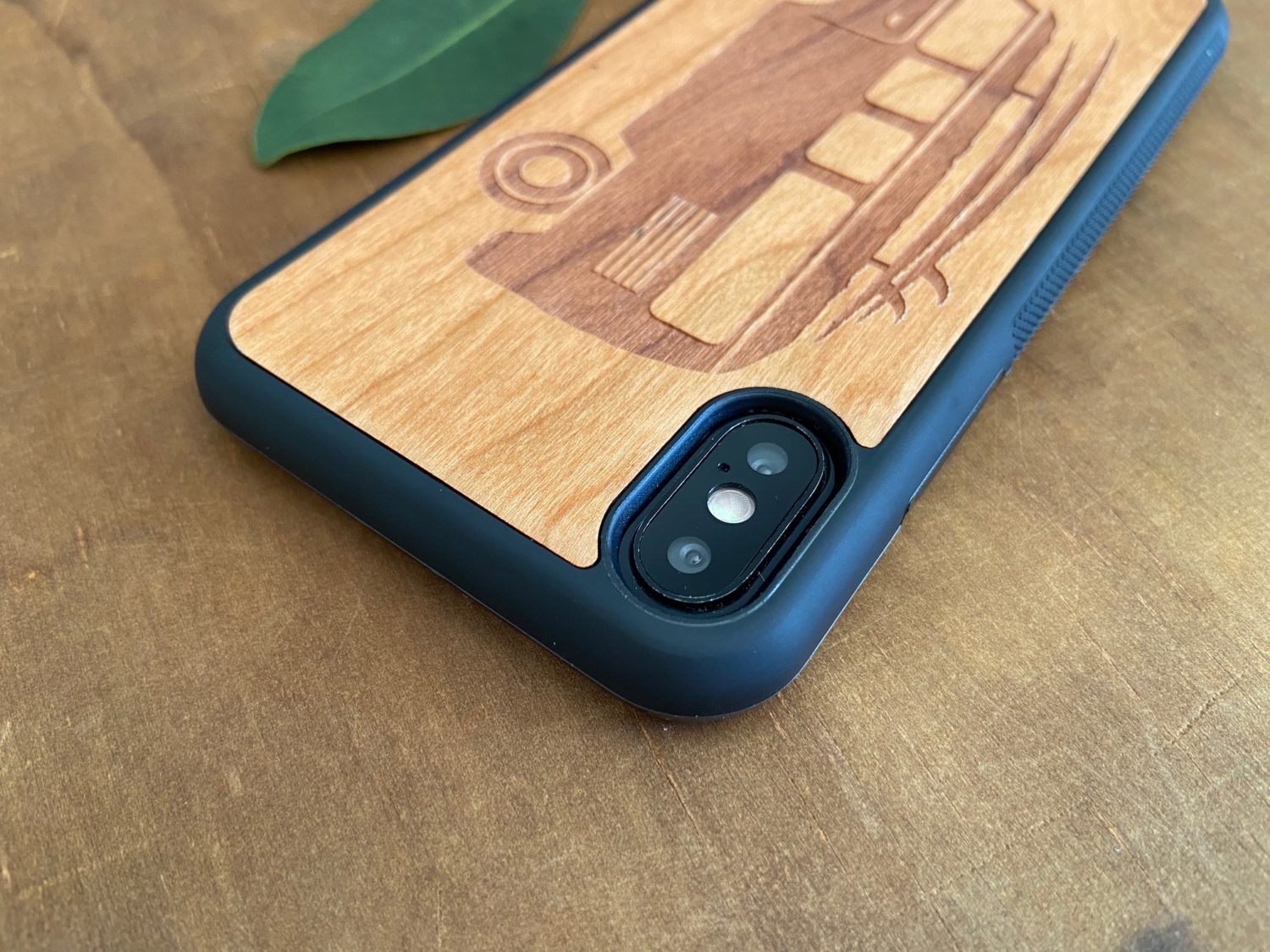 Wooden iPhone X/XS Case with Kombi Van Engraving III