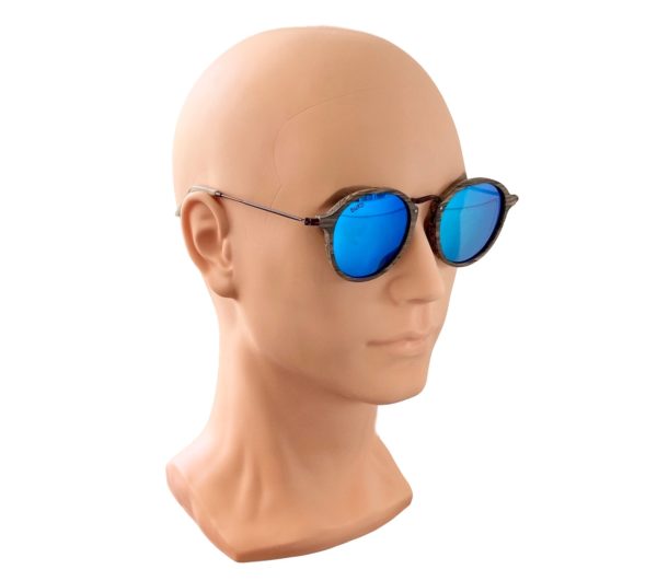 Tama oak sunglasses on male model