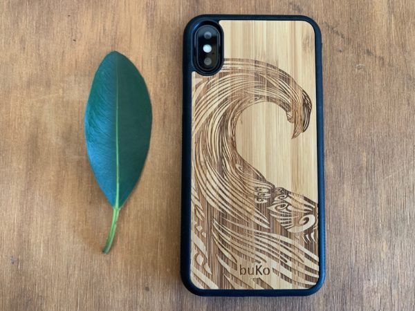 Wooden iPhone X/XS Case with Wave Engraving