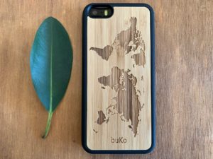 Wooden iPhone 5, 5s, SE Case with World Map Engraving