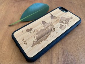 Wooden iPhone 5, 5s, SE Case with World Map Engraving