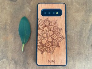 Wooden Galaxy S10/S10 Plus Case with Mandala Engraving