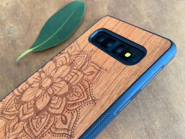 Wooden Galaxy S10/S10 Plus Case with Mandala Engraving II