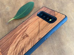 Wooden Galaxy S10/S10 Plus Case with Surfer Engraving II