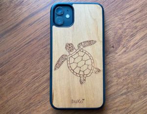 Wooden iPhone 11 case with turtle
