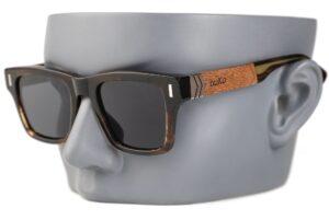 simpson sunglasses on mannequin