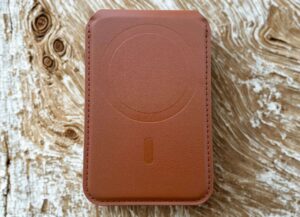 back of MagSafe wallet