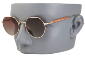 sahara gold sunglasses on a model